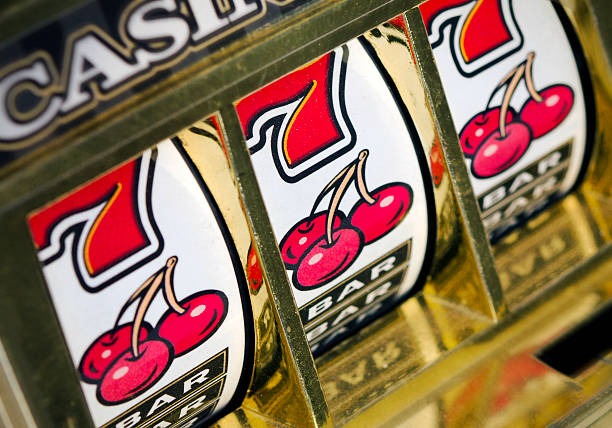 jpbos Casino Hold'em live dealer table with community cards and player betting interface